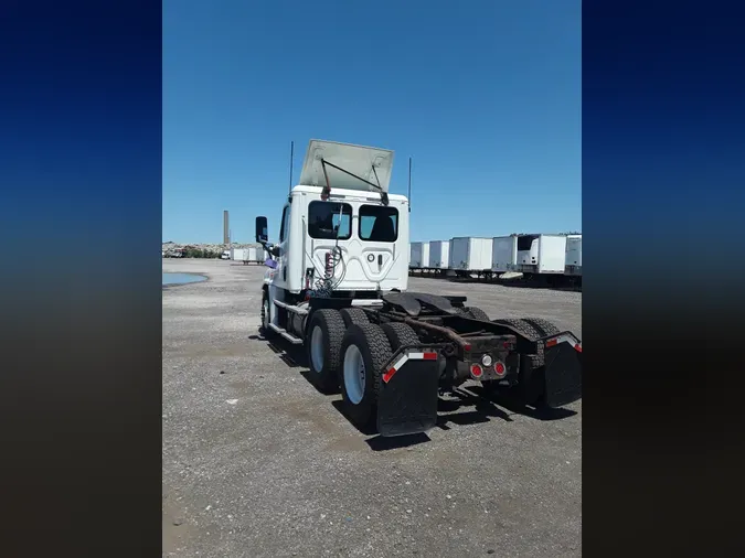 2018 FREIGHTLINER/MERCEDES CASCADIA 125