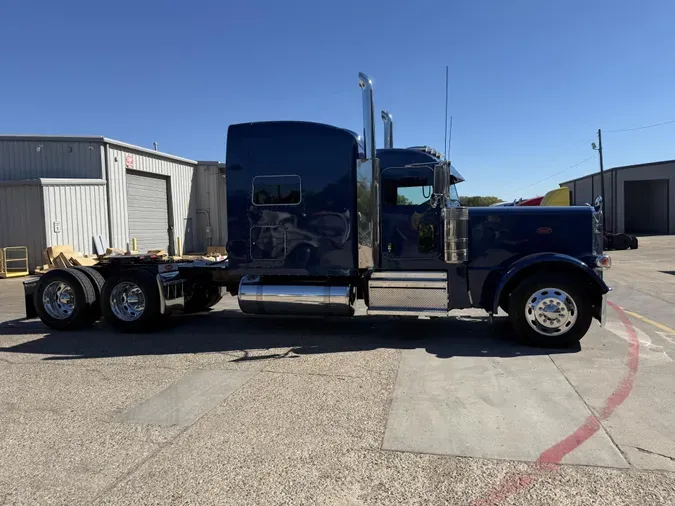 2024 Peterbilt 389