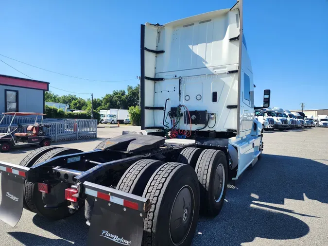 2019 NAVISTAR INTERNATIONAL LT625 SLPR CAB