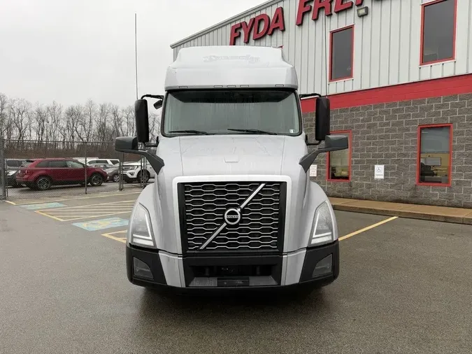2022 Volvo VNL64T760