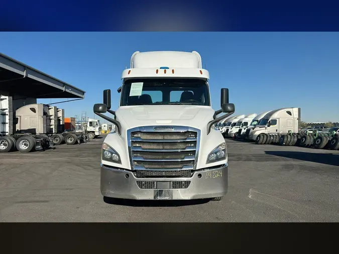 2020 Freightliner Cascadia 126