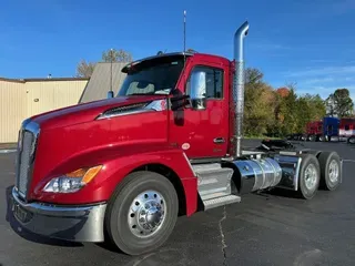 2025 Kenworth T680