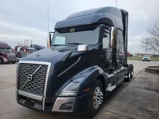 2019 VOLVO VNL64T740