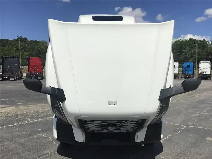 2020 VOLVO VNL760