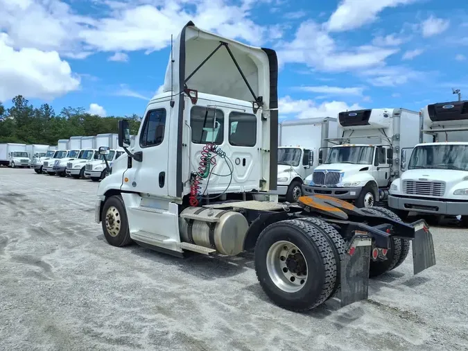 2019 FREIGHTLINER CASCADIA 125