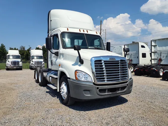 2018 FREIGHTLINER/MERCEDES CASCADIA 125