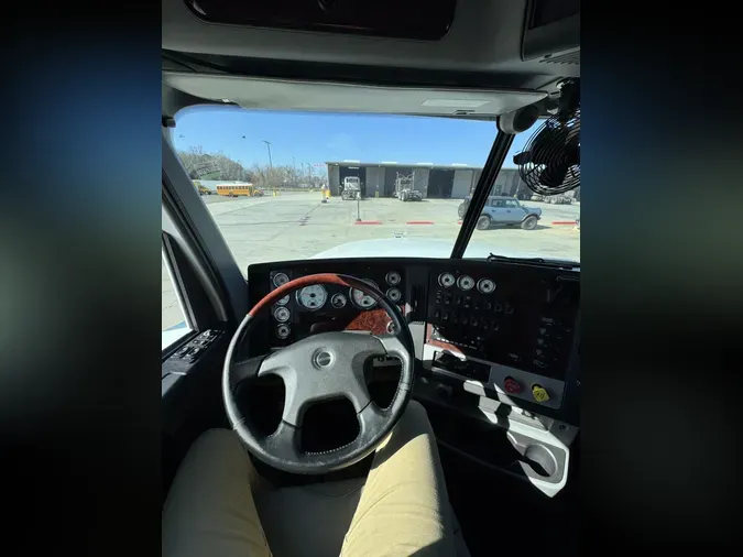 2022 Freightliner CORONADO