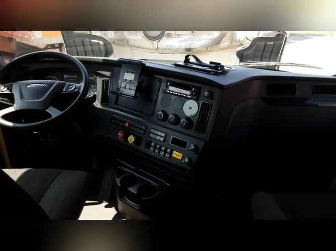 2025 Freightliner Cascadia 126