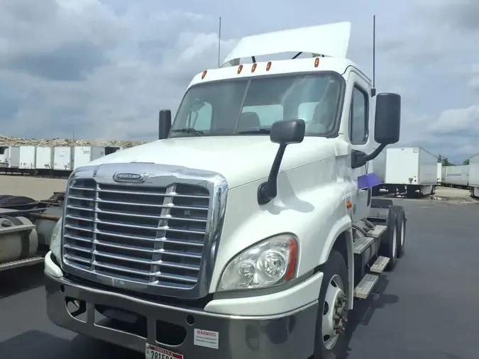 2019 FREIGHTLINER CASCADIA 125
