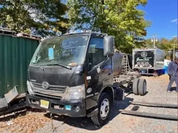 2020 HINO HINO 195