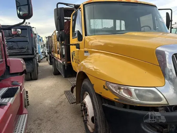 2010 INTERNATIONAL DURASTAR 4300