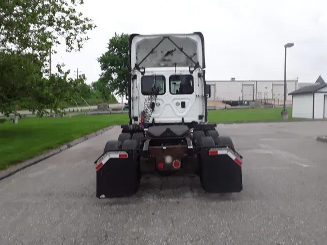 2016 FREIGHTLINER/MERCEDES CASCADIA 125