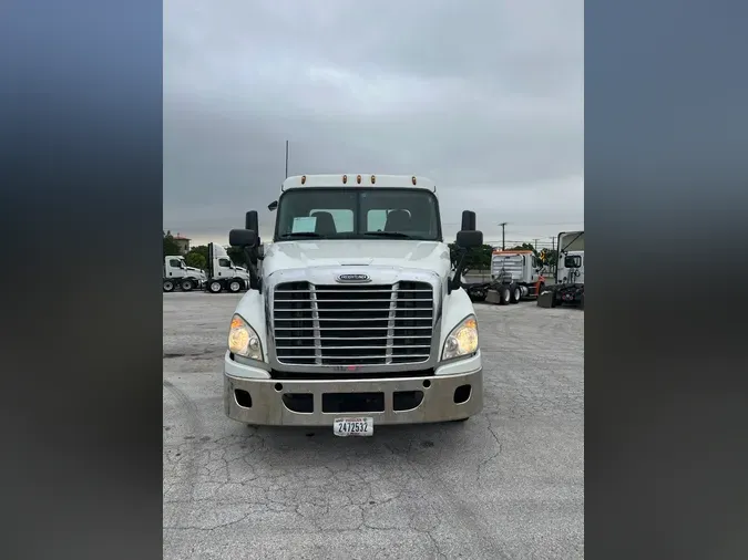 2016 FREIGHTLINER/MERCEDES CASCADIA 125