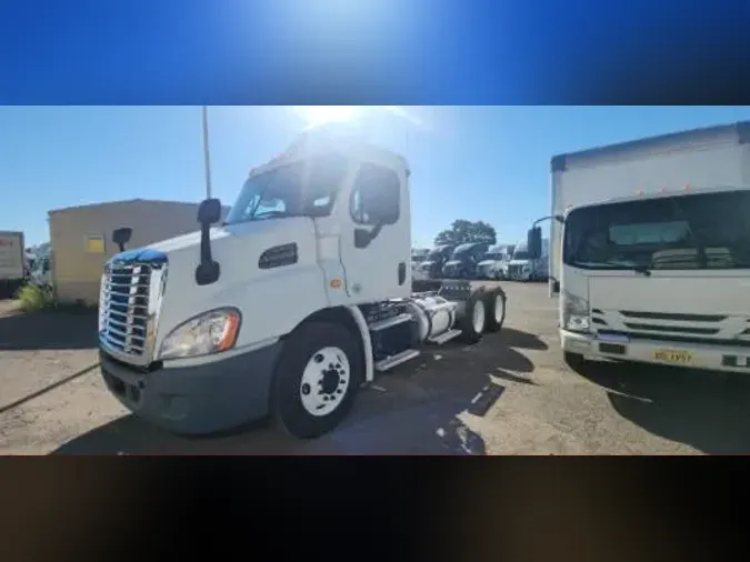 2017 FREIGHTLINER/MERCEDES CASCADIA 113