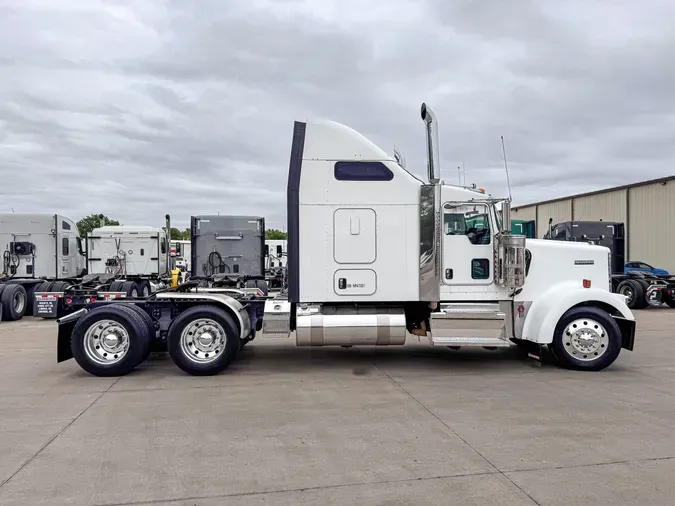2022 KENWORTH W900L0b9f7fd89df8bd3852902966f82a4089