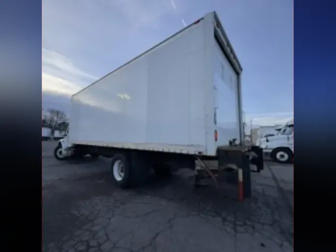 2015 FREIGHTLINER/MERCEDES M2 106