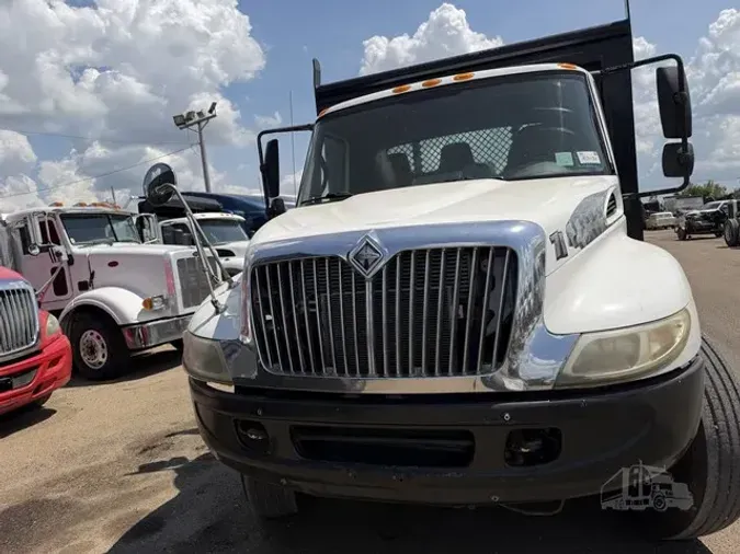 2005 INTERNATIONAL DURASTAR 4300