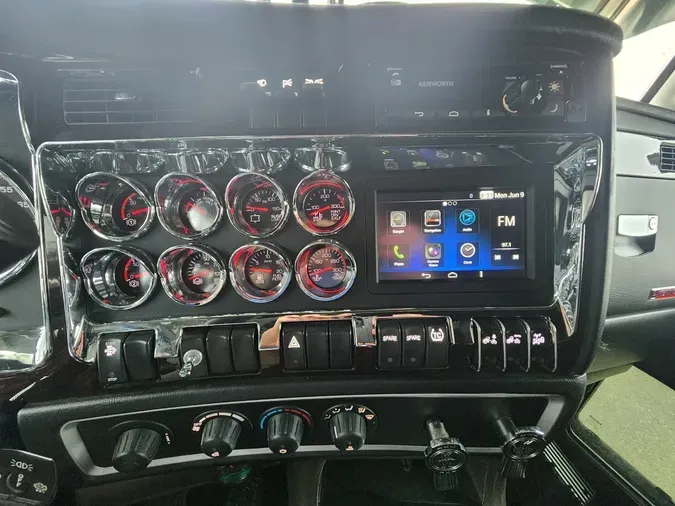 2022 KENWORTH W900