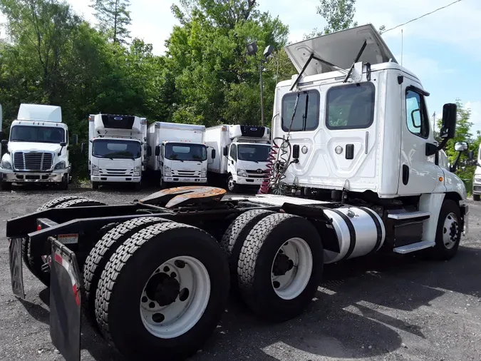 2017 FREIGHTLINER/MERCEDES CASCADIA 125