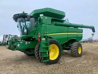 2016 John Deere S670