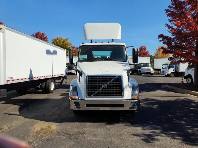 2018 VOLVO VNL64TRACTOR