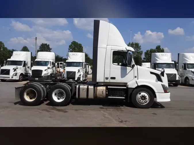 2016 Volvo VNL300