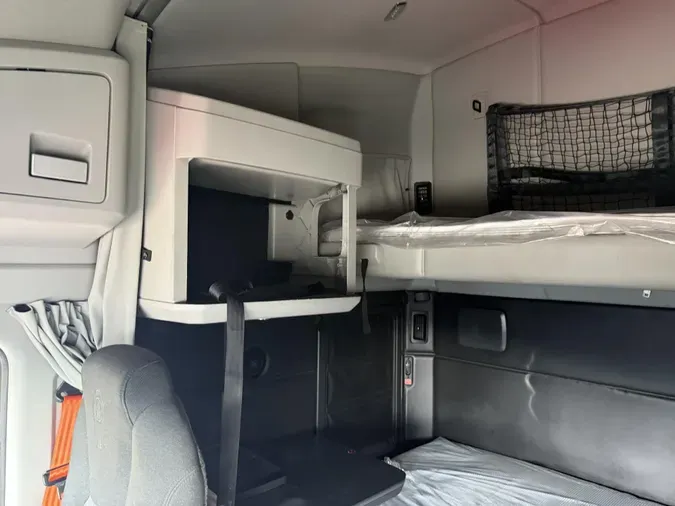 2024 Kenworth T680
