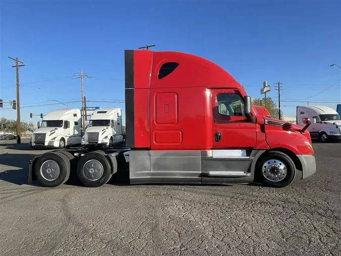 2021 FREIGHTLINER CA126