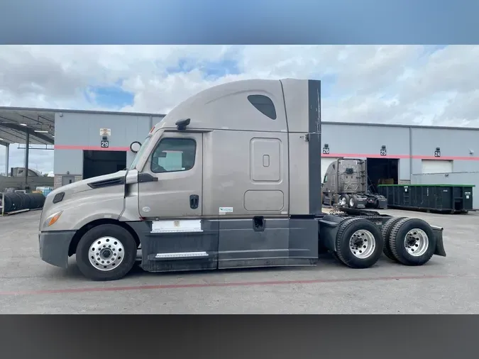 2023 Freightliner Cascadia 126