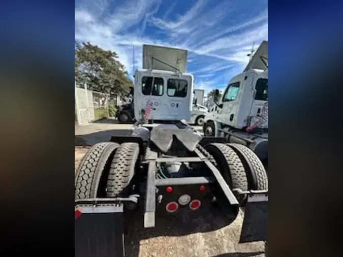 2018 FREIGHTLINER/MERCEDES CASCADIA 113