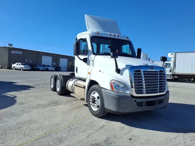 2019 FREIGHTLINER/MERCEDES CASCADIA 125