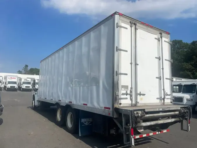 2018 FREIGHTLINER M2 106
