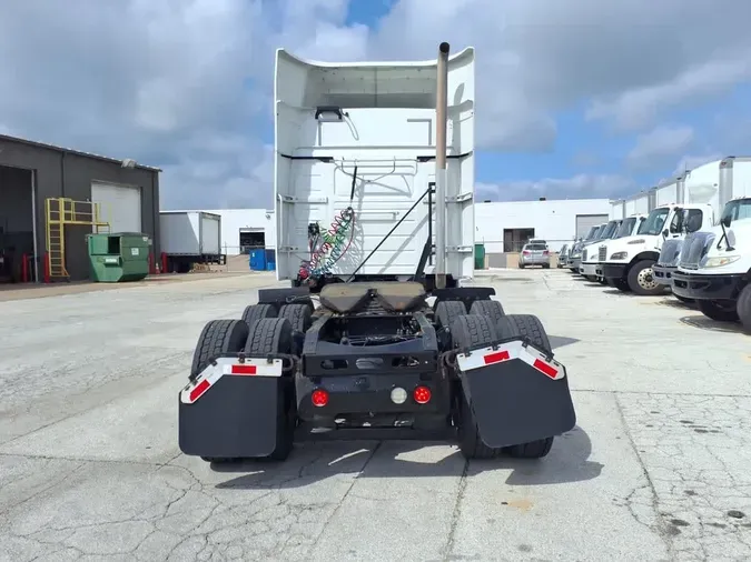 2017 VOLVO VNL64TRACTOR