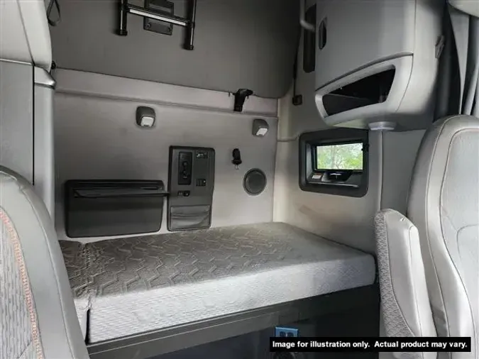 2020 VOLVO VNL760
