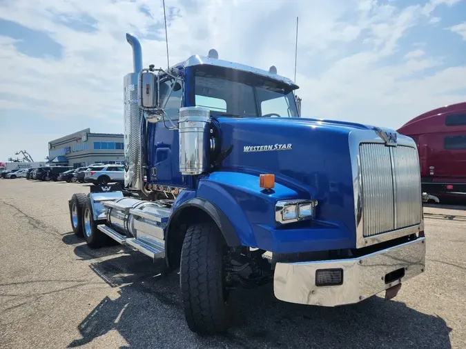 2020 WESTERN STAR 4900