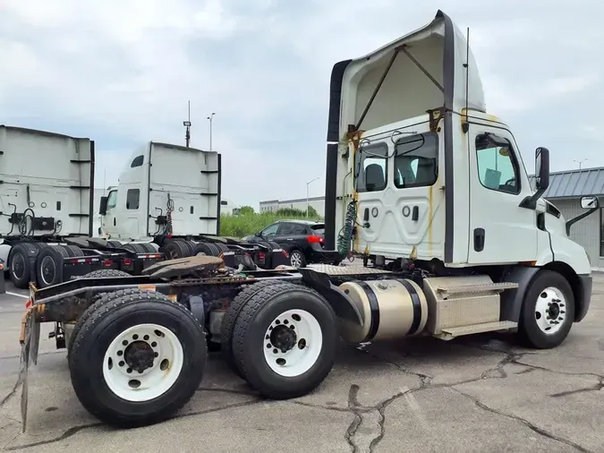 2019 FREIGHTLINER NEW CASCADIA 116