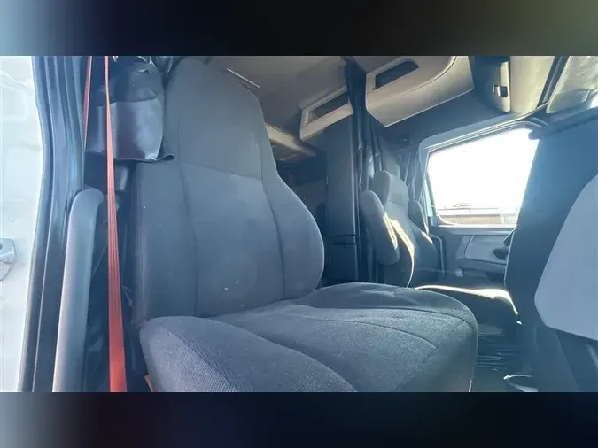 2020 FREIGHTLINER CASCADIA EVOLUTION0bc6e5138a683e69ce44ee7c142588bb