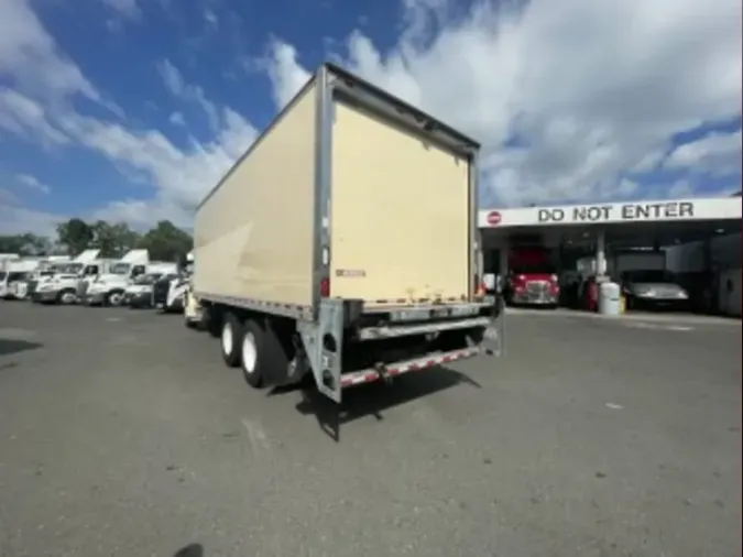 2017 FREIGHTLINER M2 106