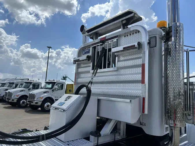 2019 Peterbilt 389