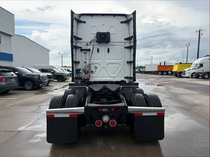 2024 Freightliner Cascadia 1260bcffdef4792cee1328d92df6e5fe3b2