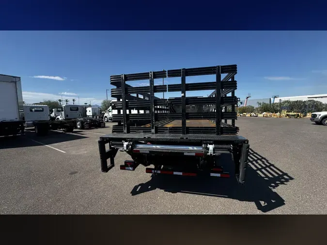 2019 Peterbilt 330