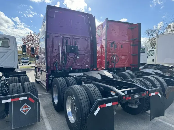 2020 Freightliner Cascadia