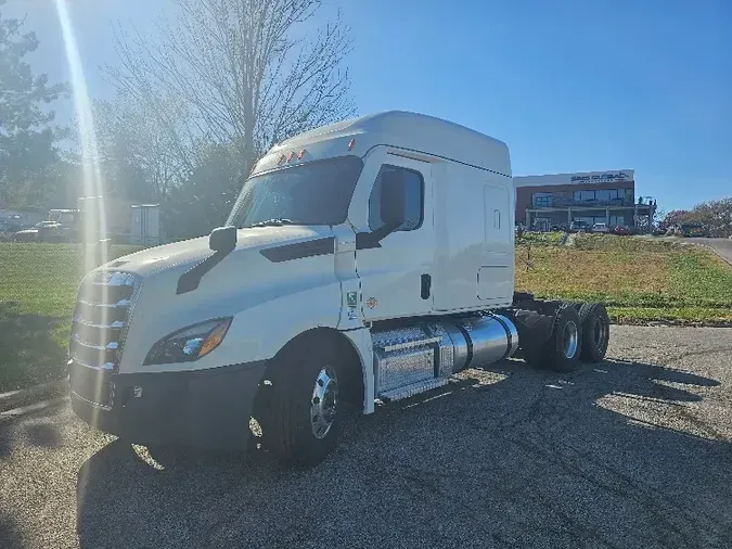 2020 Freightliner T12662ST