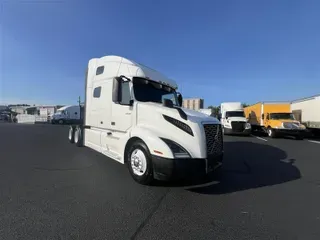 2019 VOLVO VNL760