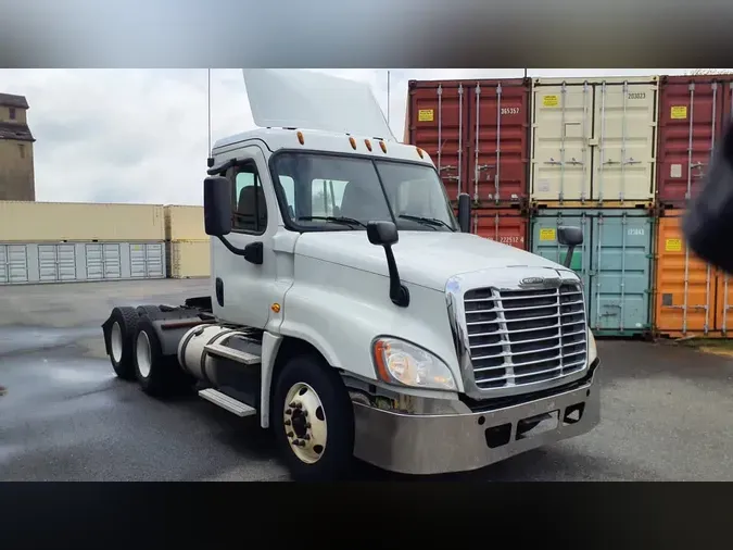 2017 FREIGHTLINER/MERCEDES CASCADIA 125