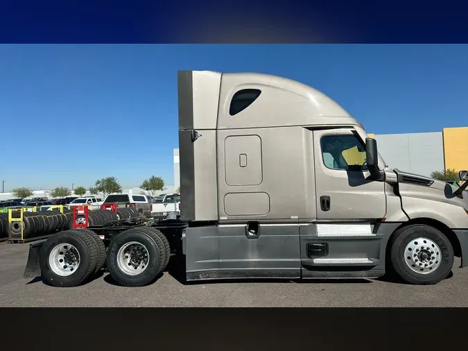 2024 Freightliner Cascadia 126