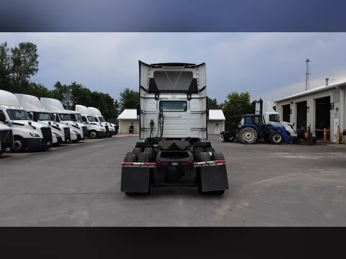2018 Volvo VNL300
