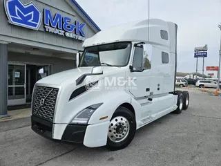 2020 VOLVO VNL64T760