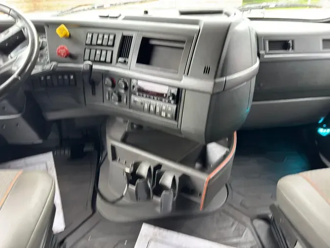 2023 VOLVO VNL64T7600be30c009999543df20ef623a3fb20e6