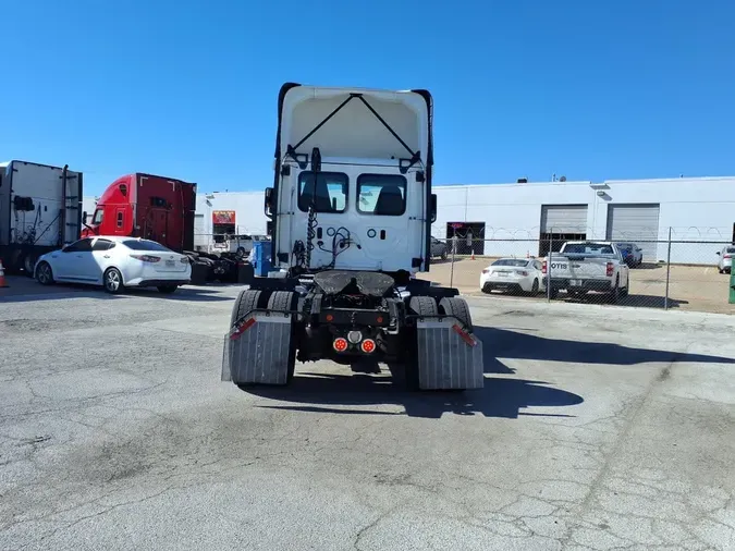 2022 FREIGHTLINER/MERCEDES CASCADIA PX11642ST